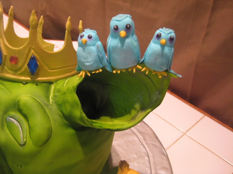 Illustration for article titled How to Build Your Own Angry Birds Cake